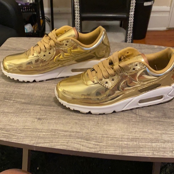 Nike - Picture 3 of 3